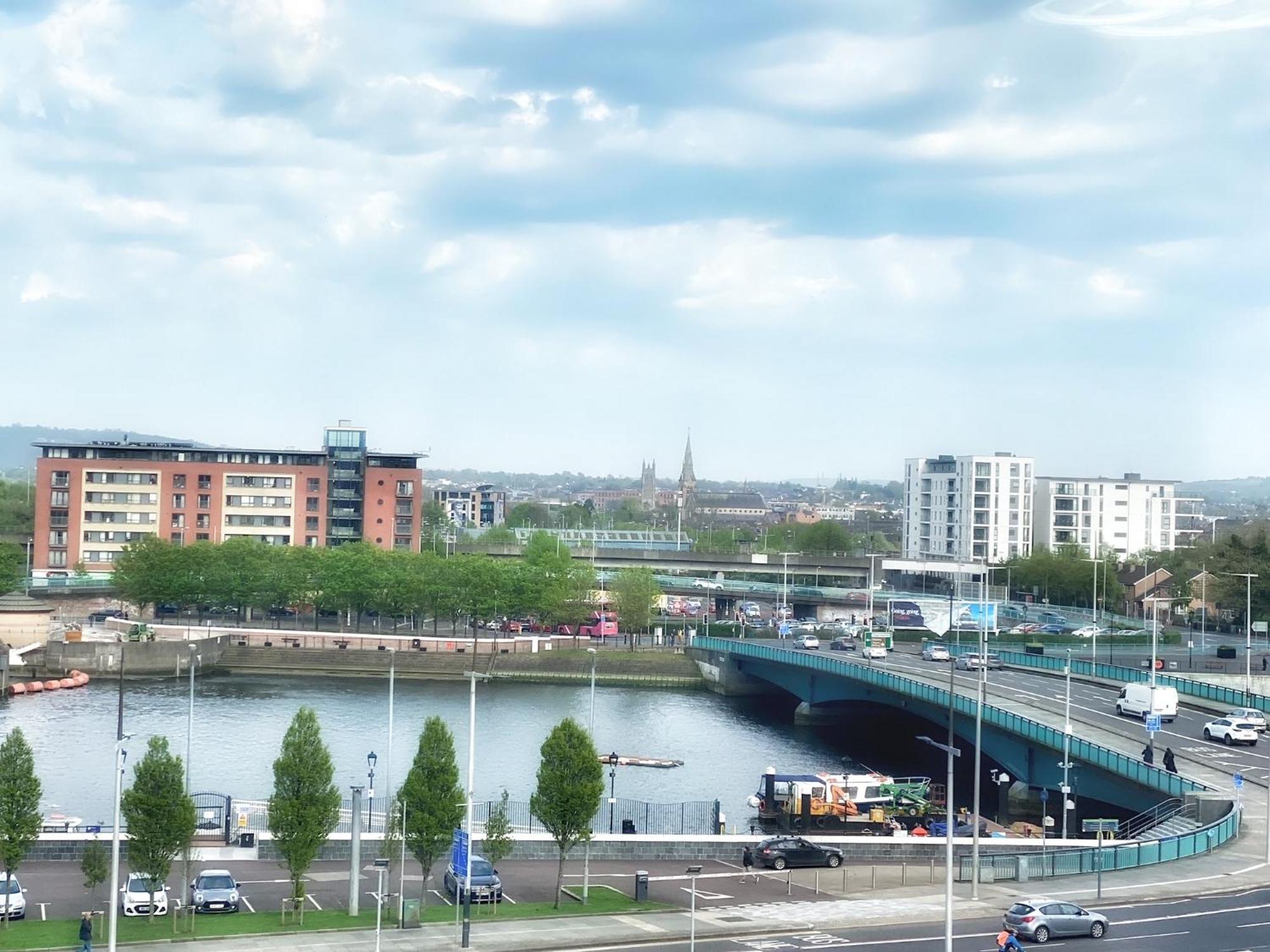 2 Bed City Centre Apt, Free Parking - Albert Clock, Customs House Belfast Exteriér fotografie