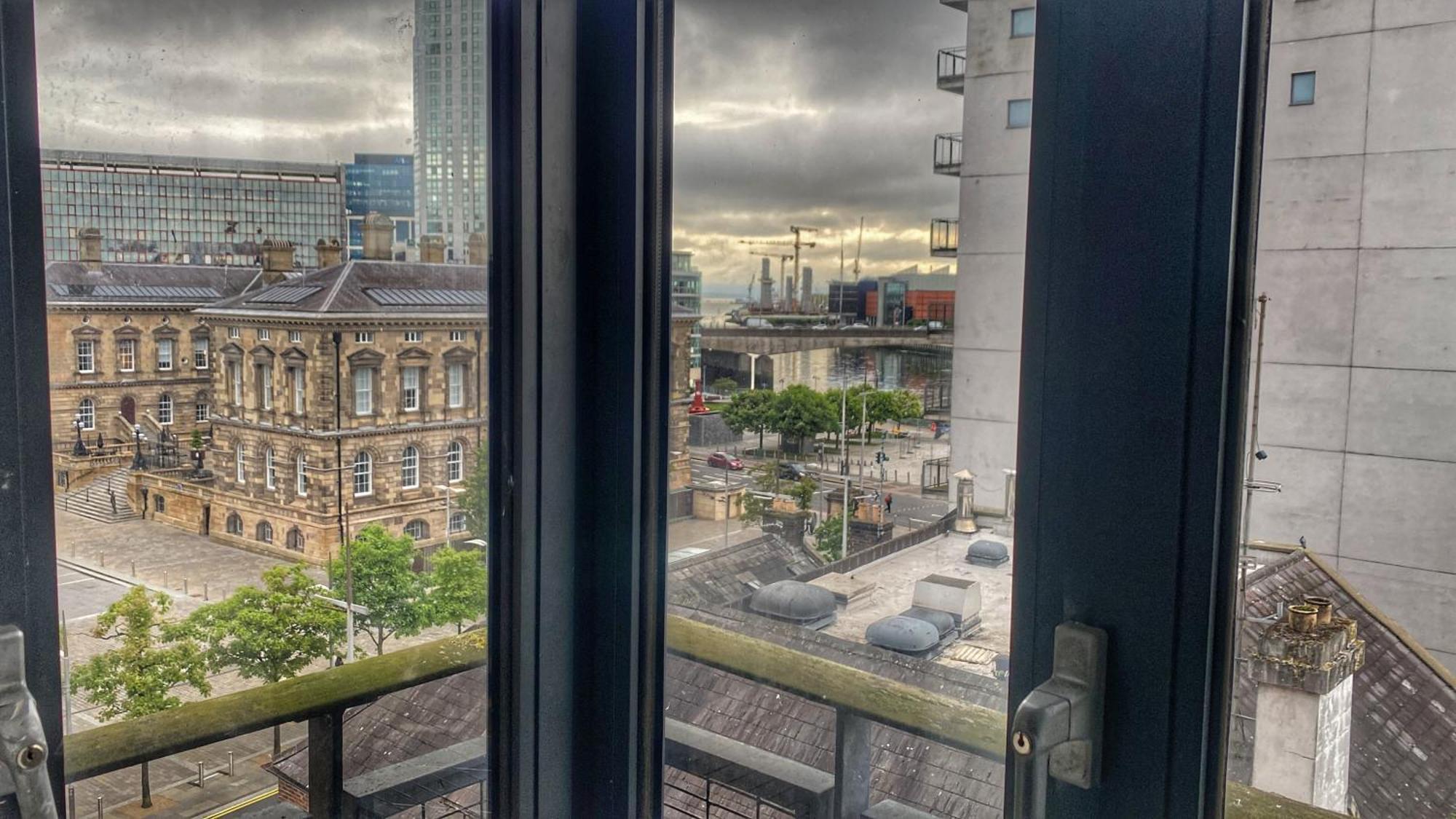 2 Bed City Centre Apt, Free Parking - Albert Clock, Customs House Belfast Exteriér fotografie